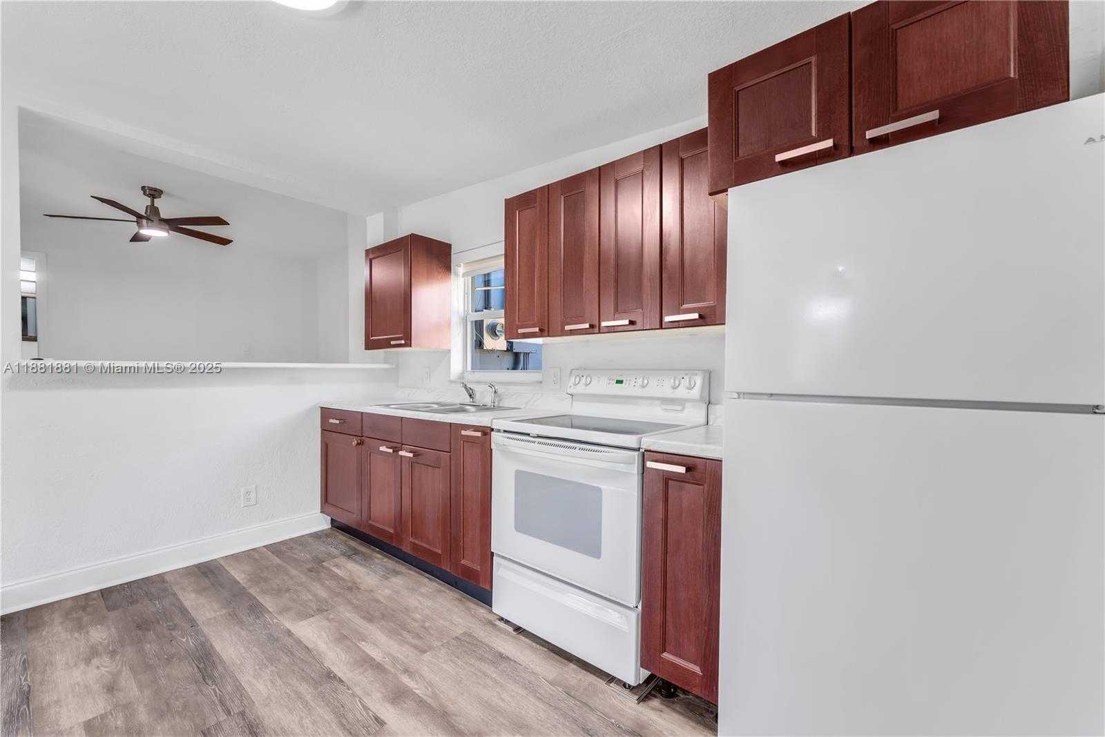 Small Image of 2831 MONROE ST, Hollywood Number 20