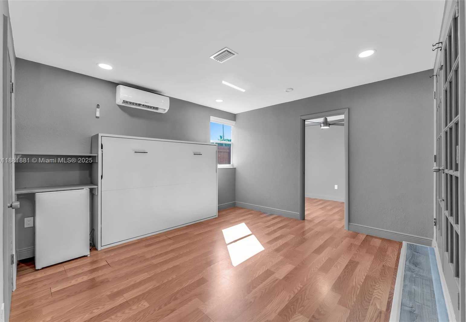 Small Image of 2831 MONROE ST, Hollywood Number 25