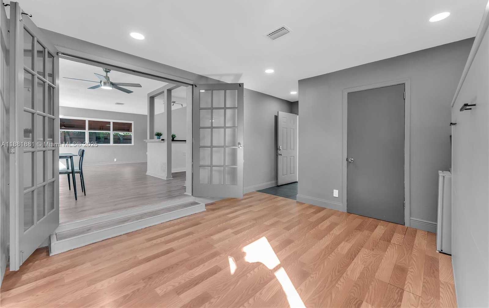 Small Image of 2831 MONROE ST, Hollywood Number 29