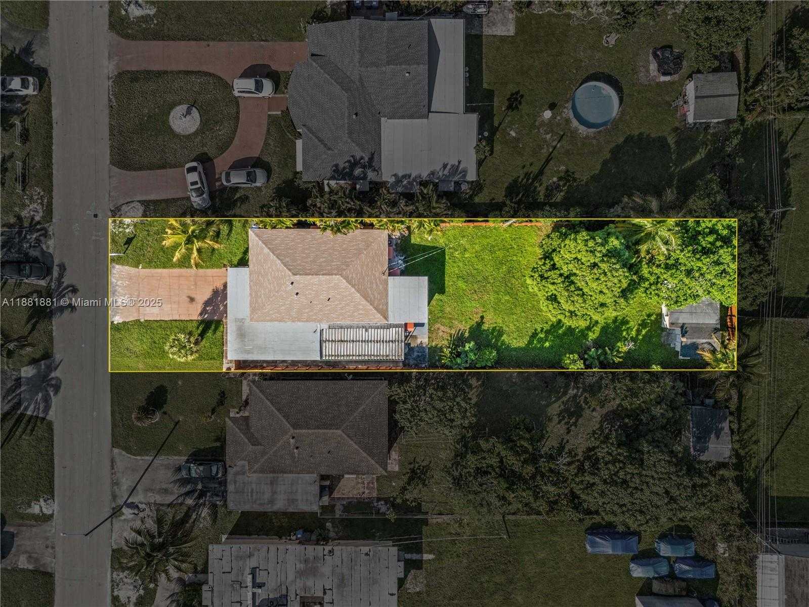 Small Image of 2831 MONROE ST, Hollywood Number 3