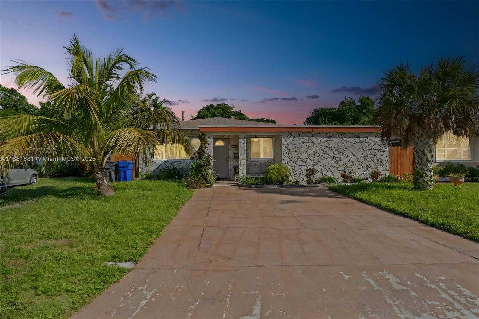 Small Image of 2831 MONROE ST, Hollywood Number 34