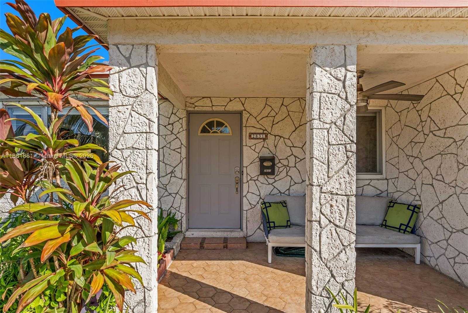 Small Image of 2831 MONROE ST, Hollywood Number 7