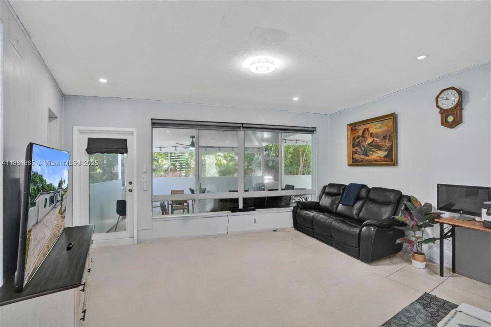 Small Image of 12585 NORTH EAST MIAMI CT, North Miami Number 13