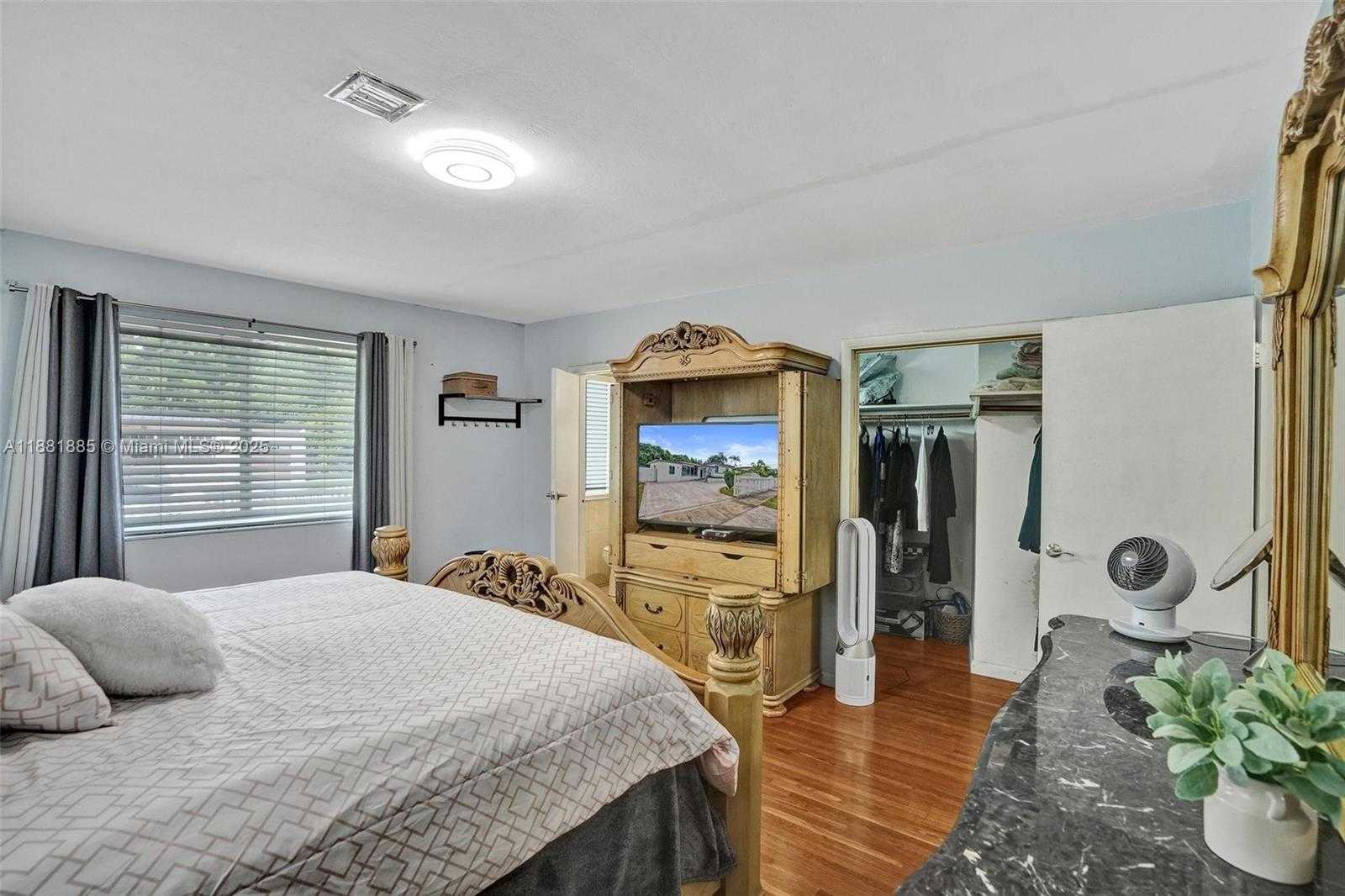 Small Image of 12585 NORTH EAST MIAMI CT, North Miami Number 20
