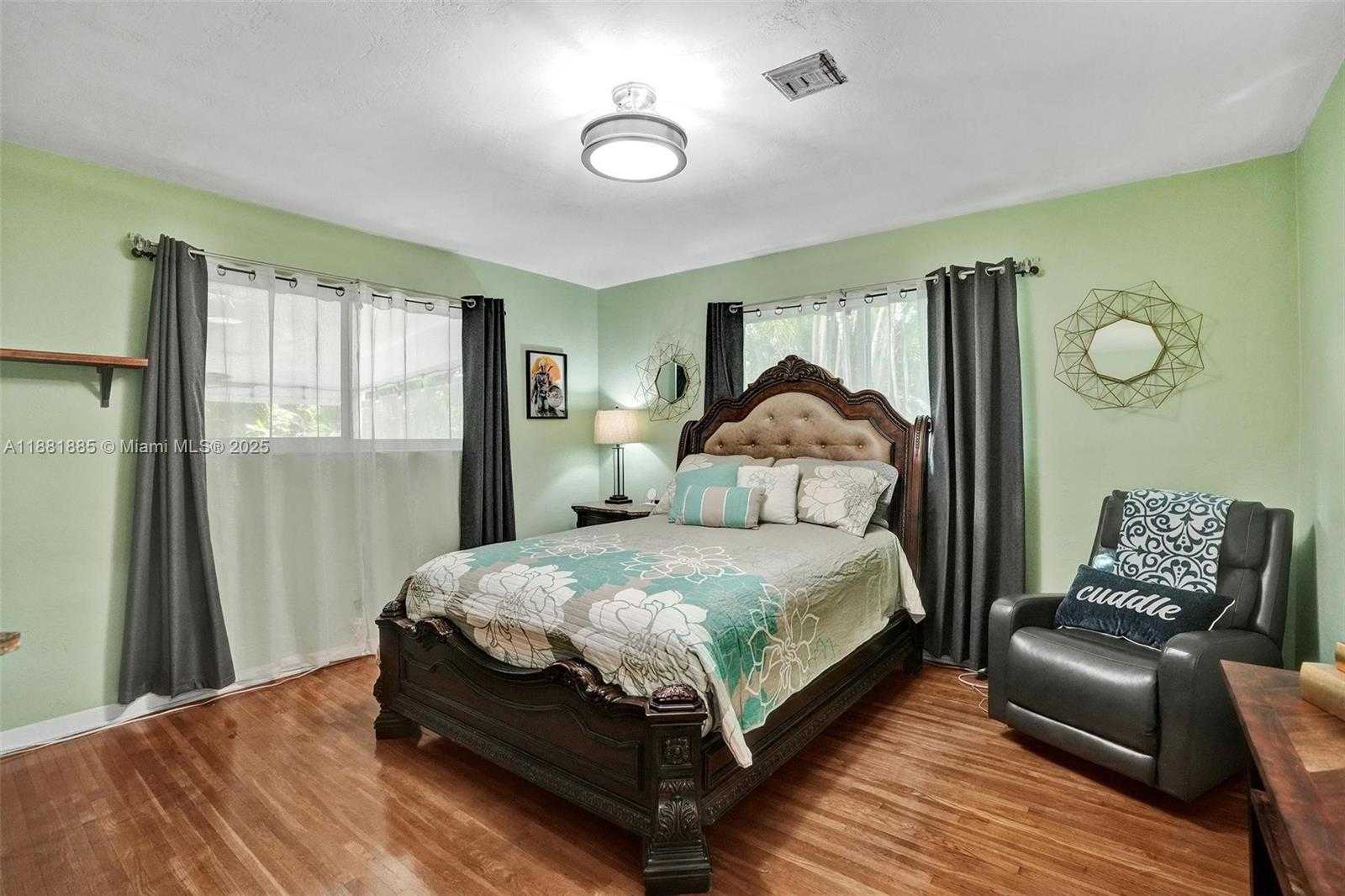 Small Image of 12585 NORTH EAST MIAMI CT, North Miami Number 25