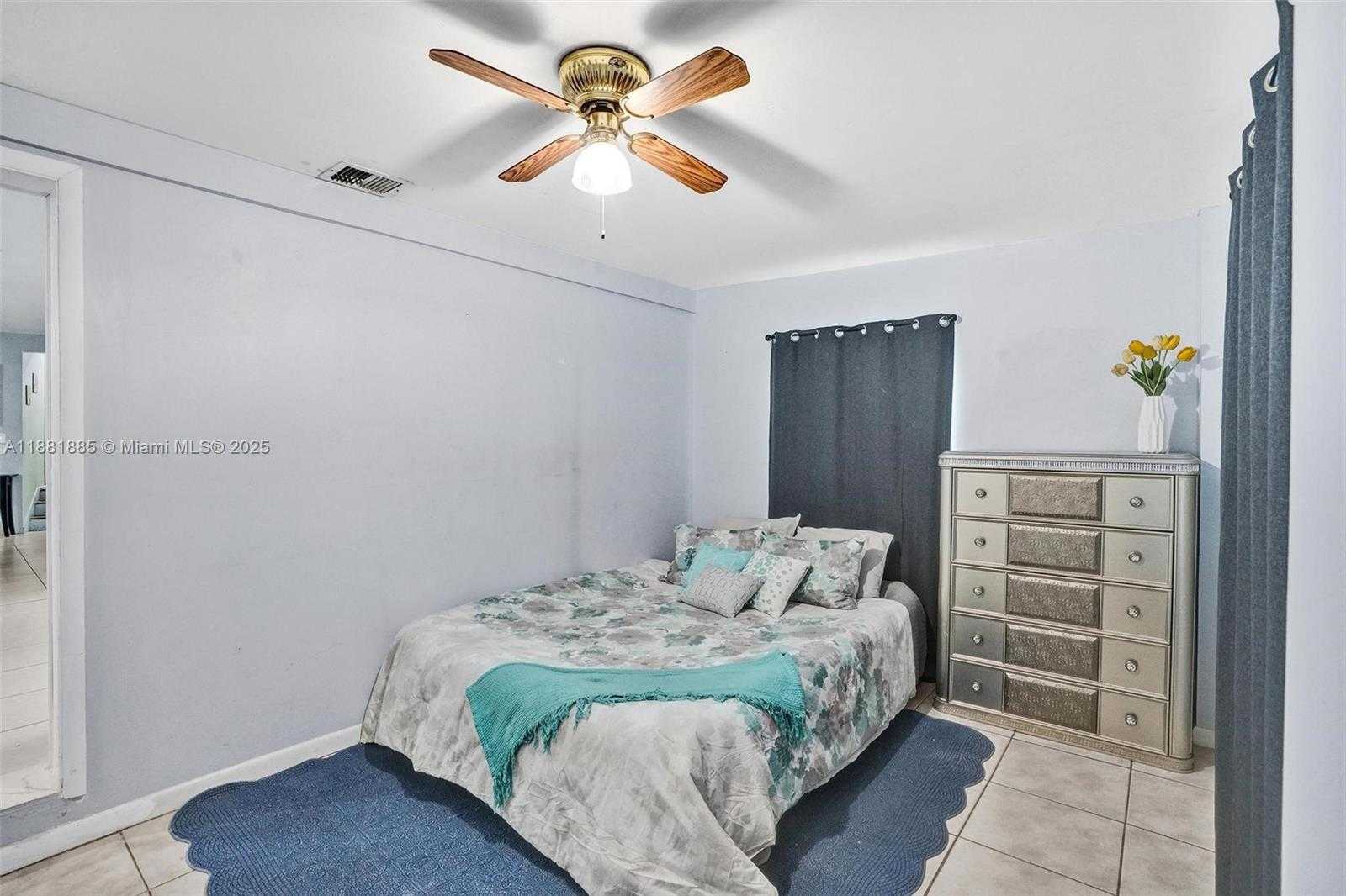 Small Image of 12585 NORTH EAST MIAMI CT, North Miami Number 29