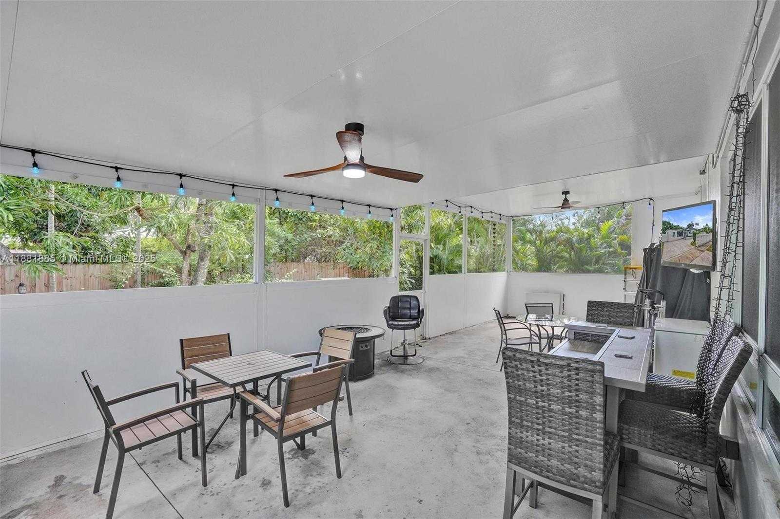Small Image of 12585 NORTH EAST MIAMI CT, North Miami Number 35
