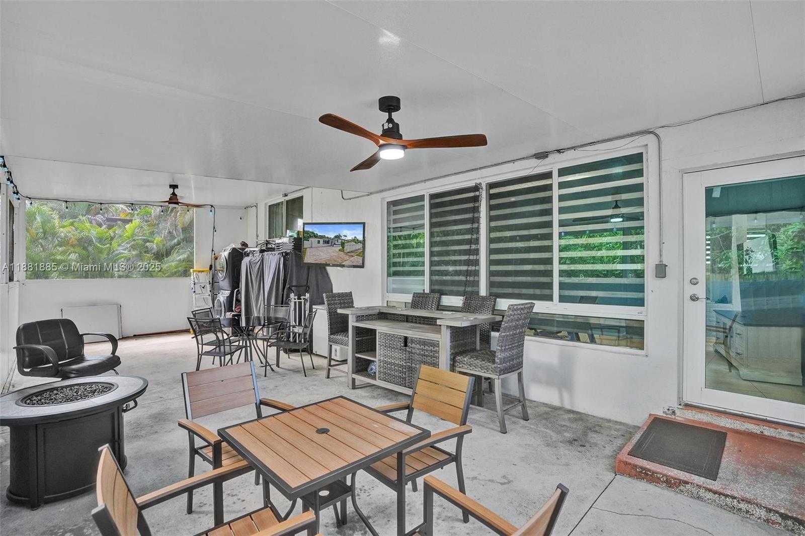 Small Image of 12585 NORTH EAST MIAMI CT, North Miami Number 36