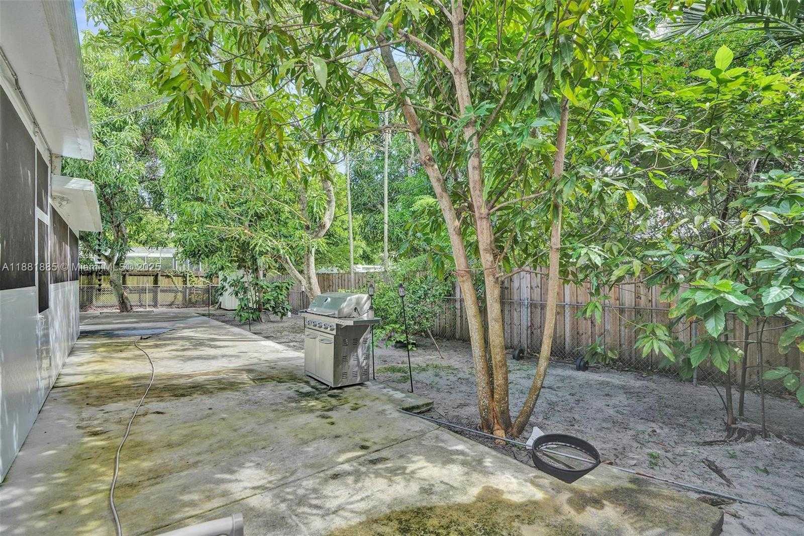 Small Image of 12585 NORTH EAST MIAMI CT, North Miami Number 40