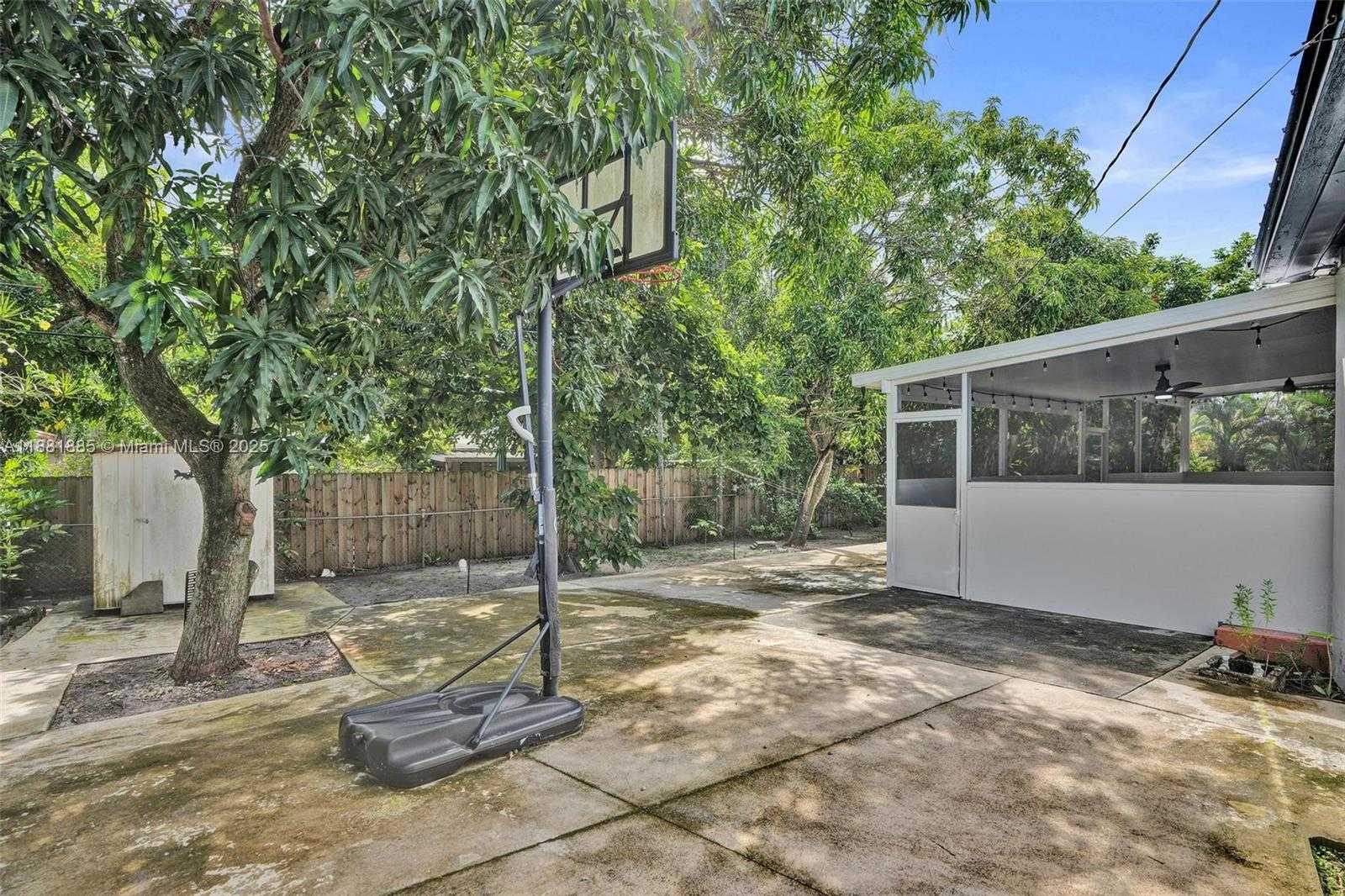 Small Image of 12585 NORTH EAST MIAMI CT, North Miami Number 42