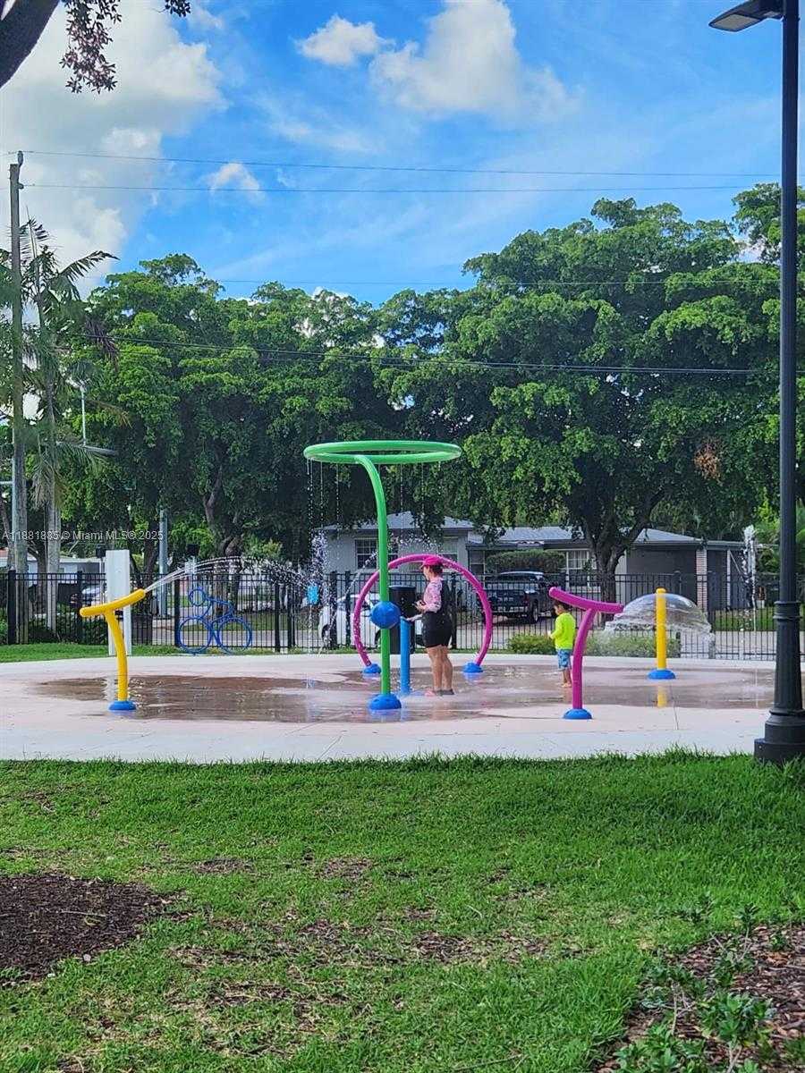 Small Image of 12585 NORTH EAST MIAMI CT, North Miami Number 44