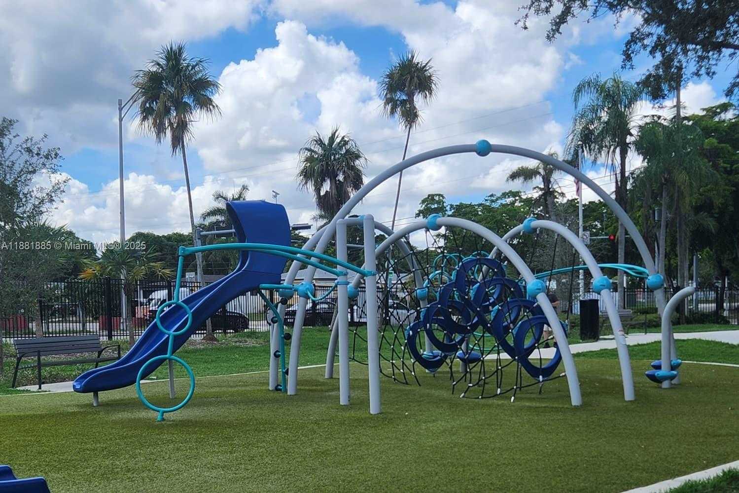 Small Image of 12585 NORTH EAST MIAMI CT, North Miami Number 47