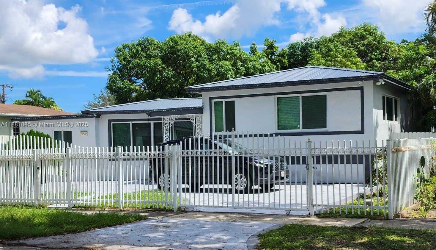 Small Image of 12585 NORTH EAST MIAMI CT, North Miami Number 5