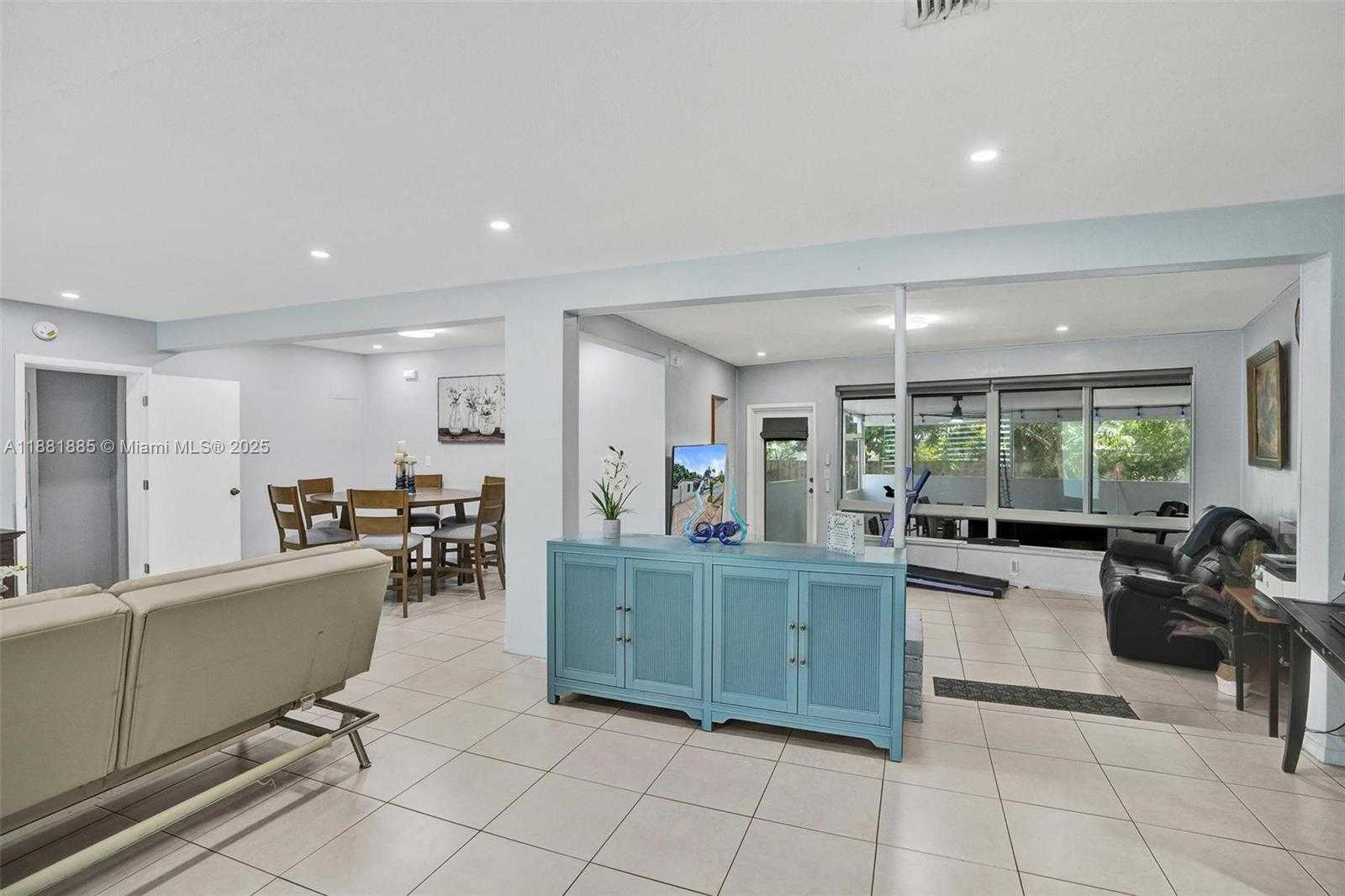 Small Image of 12585 NORTH EAST MIAMI CT, North Miami Number 6
