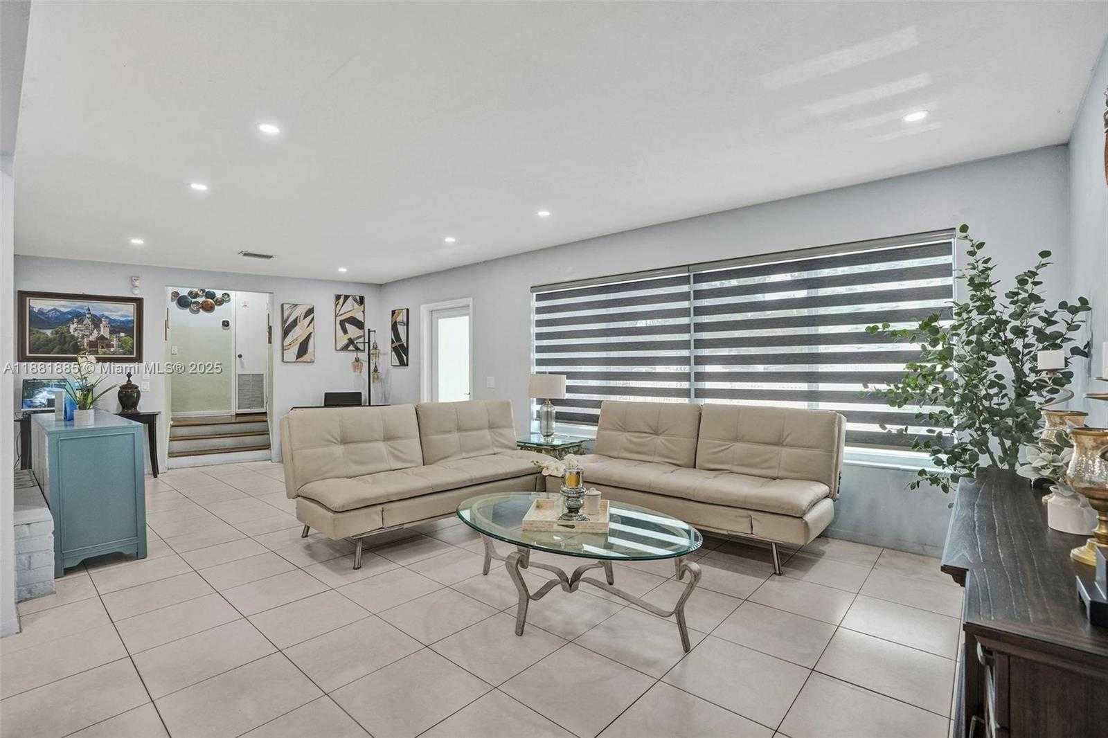 Small Image of 12585 NORTH EAST MIAMI CT, North Miami Number 7