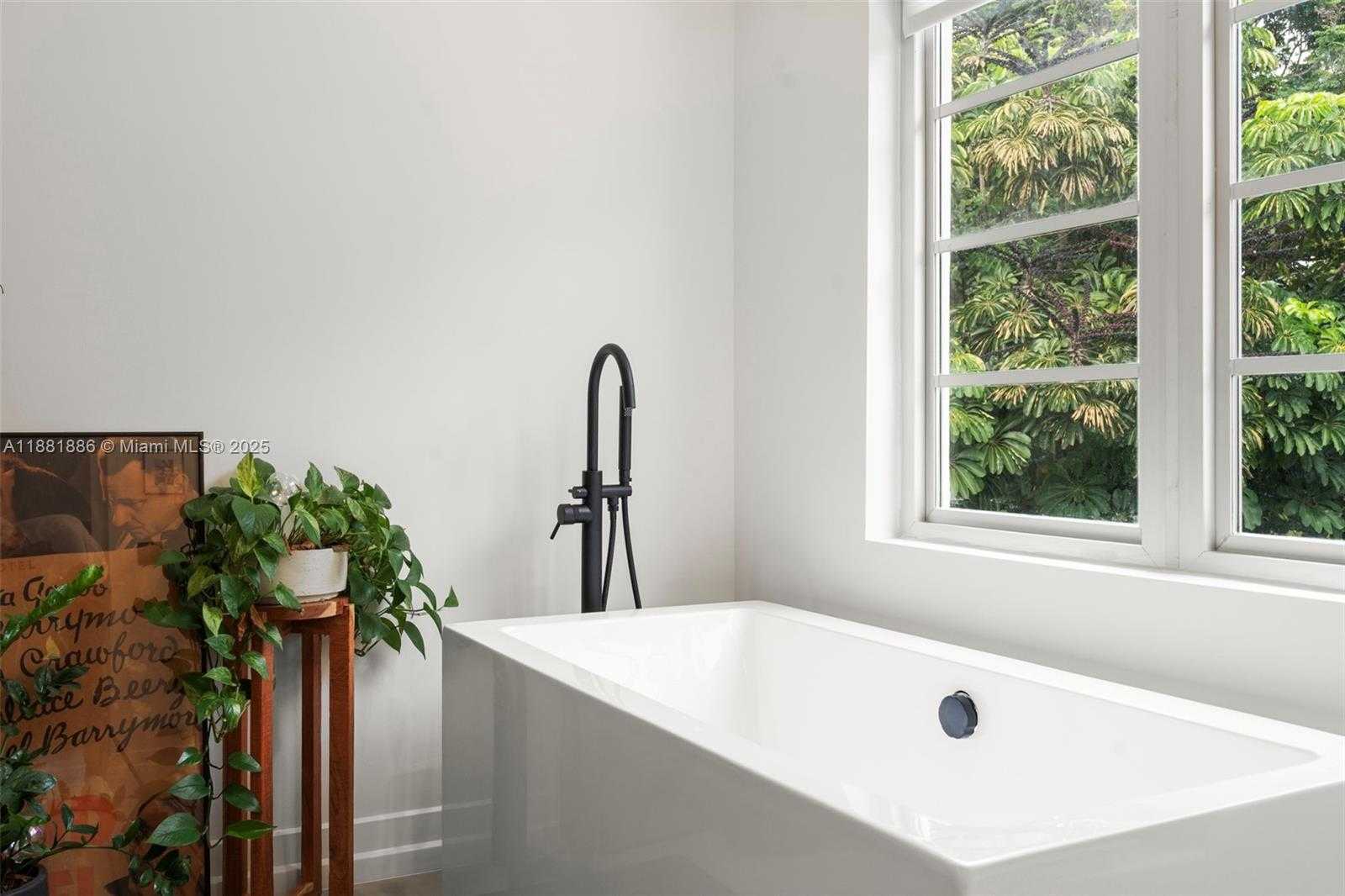 Small Image of 600 NORTH EAST 55TH TER, Miami Number 28