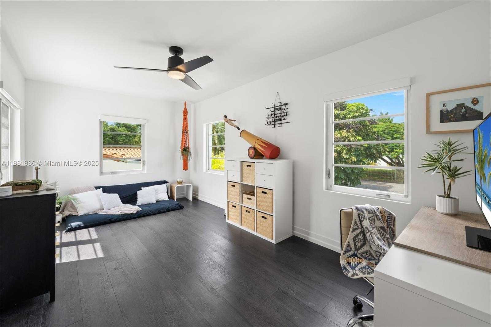 Small Image of 600 NORTH EAST 55TH TER, Miami Number 31