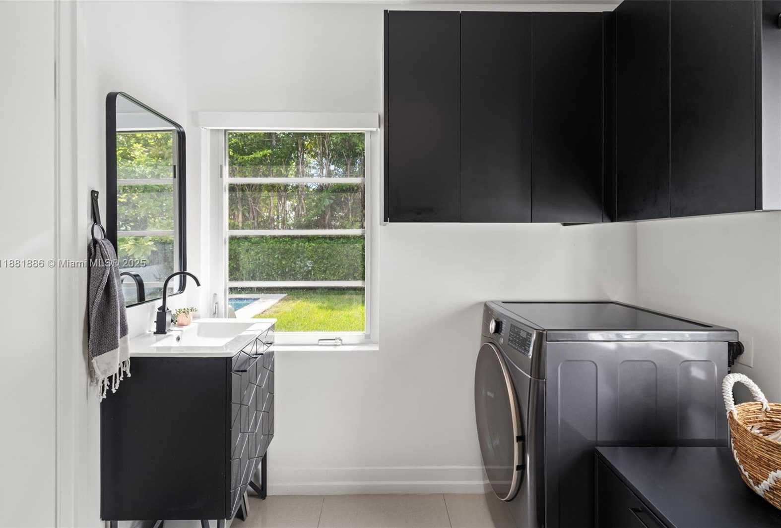 Small Image of 600 NORTH EAST 55TH TER, Miami Number 37