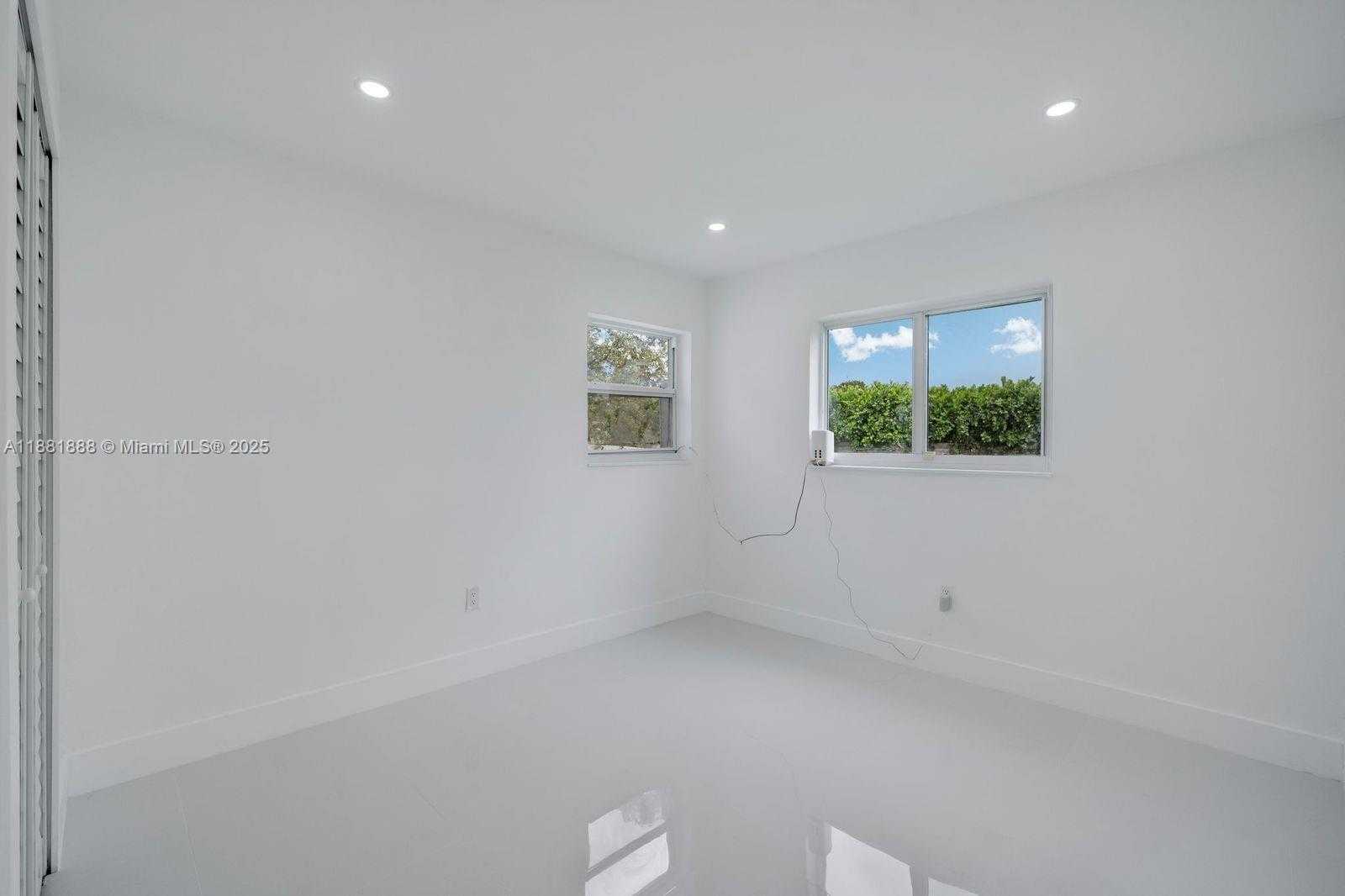 Small Image of 20181 NORTH WEST 14TH PL, Miami Gardens Number 15