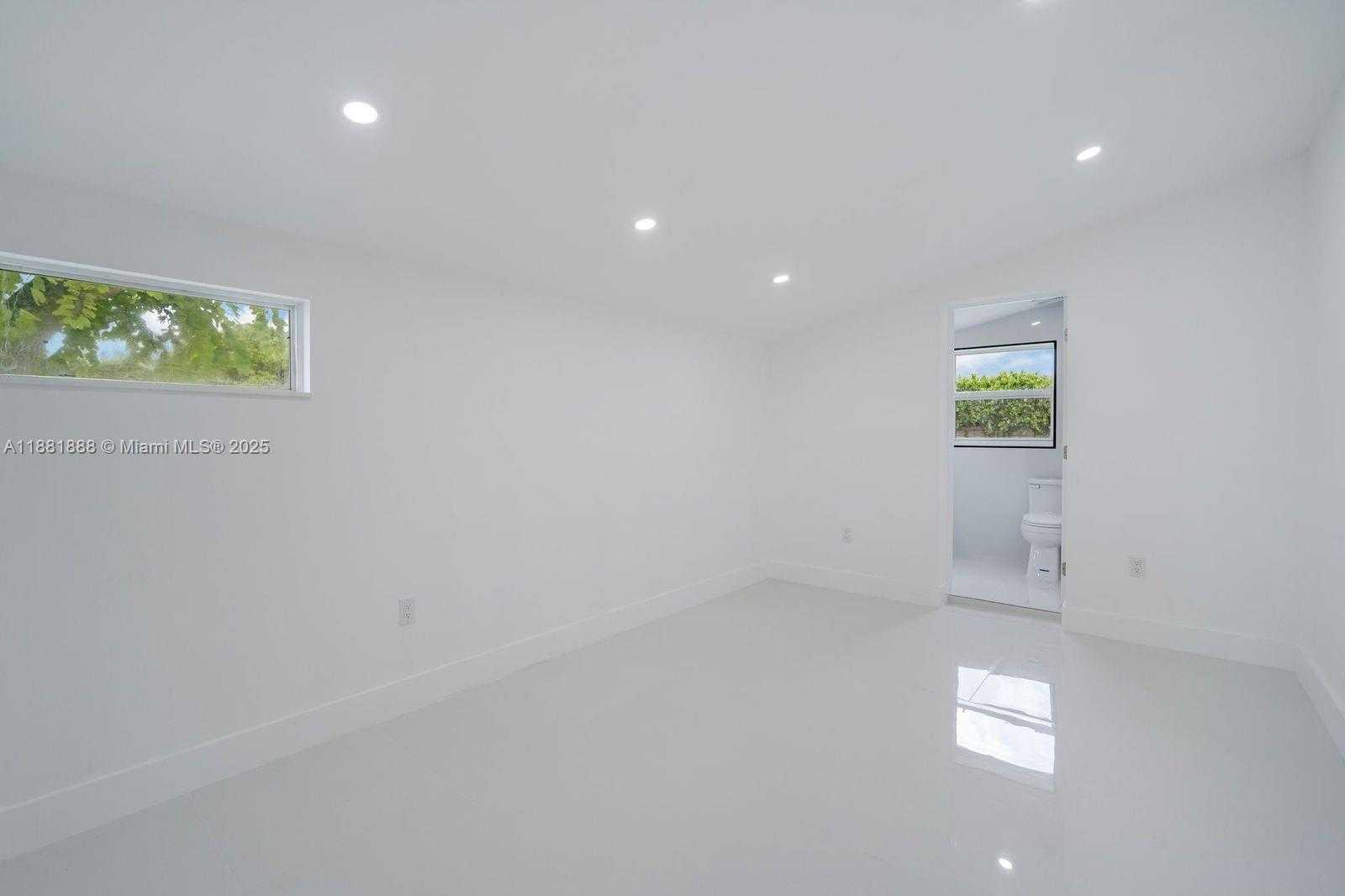 Small Image of 20181 NORTH WEST 14TH PL, Miami Gardens Number 17
