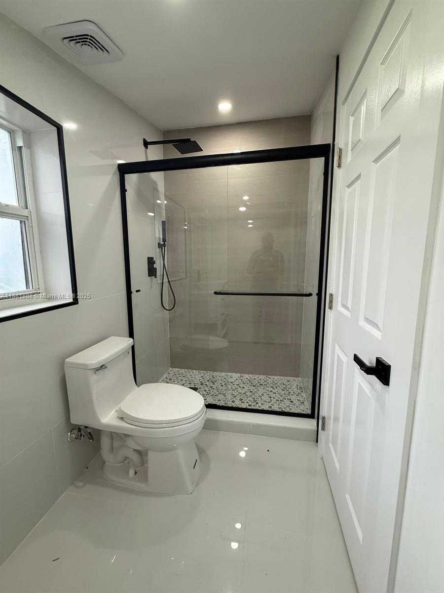 Small Image of 20181 NORTH WEST 14TH PL, Miami Gardens Number 19