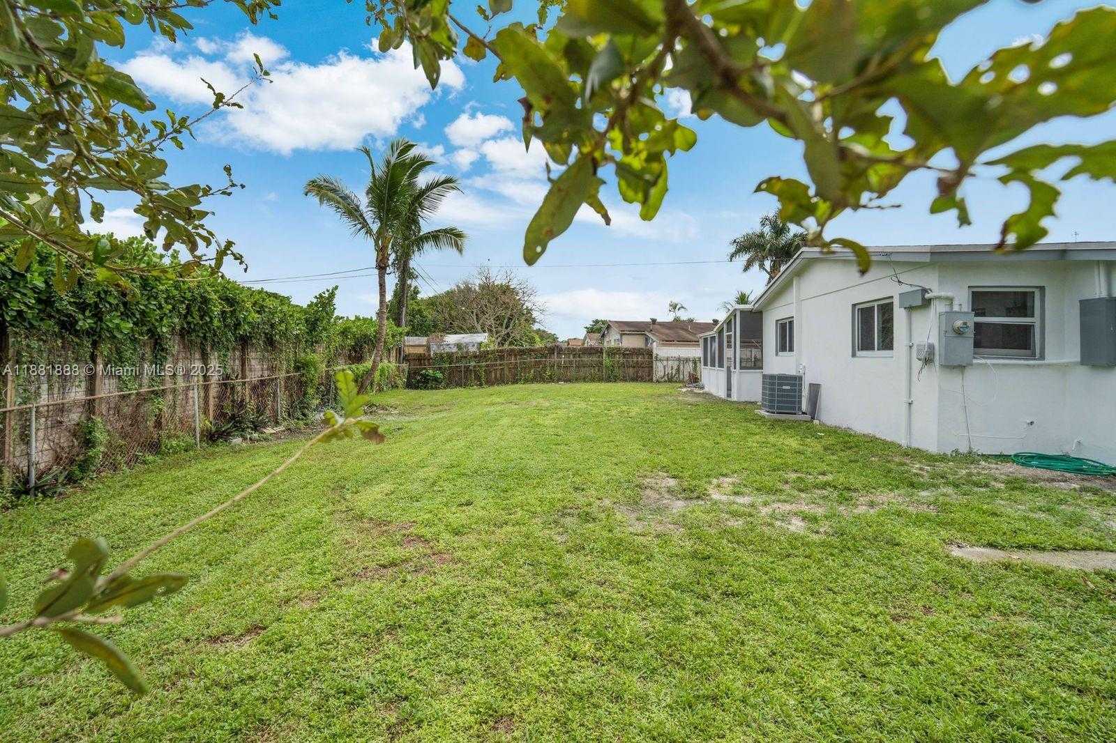 Small Image of 20181 NORTH WEST 14TH PL, Miami Gardens Number 25