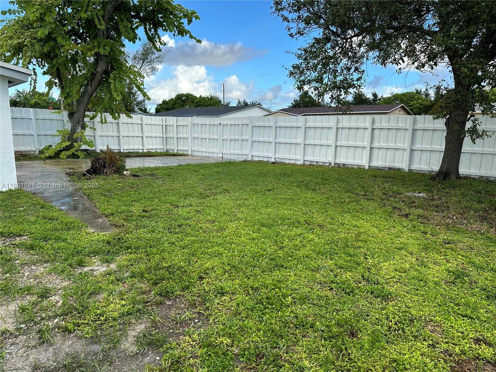 Small Image of 20181 NORTH WEST 14TH PL, Miami Gardens Number 32