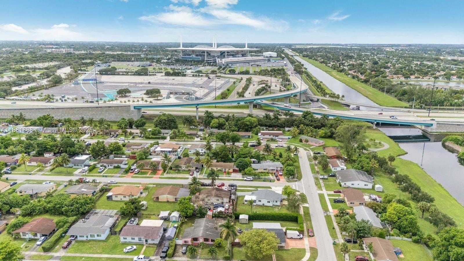 Small Image of 20181 NORTH WEST 14TH PL, Miami Gardens Number 34