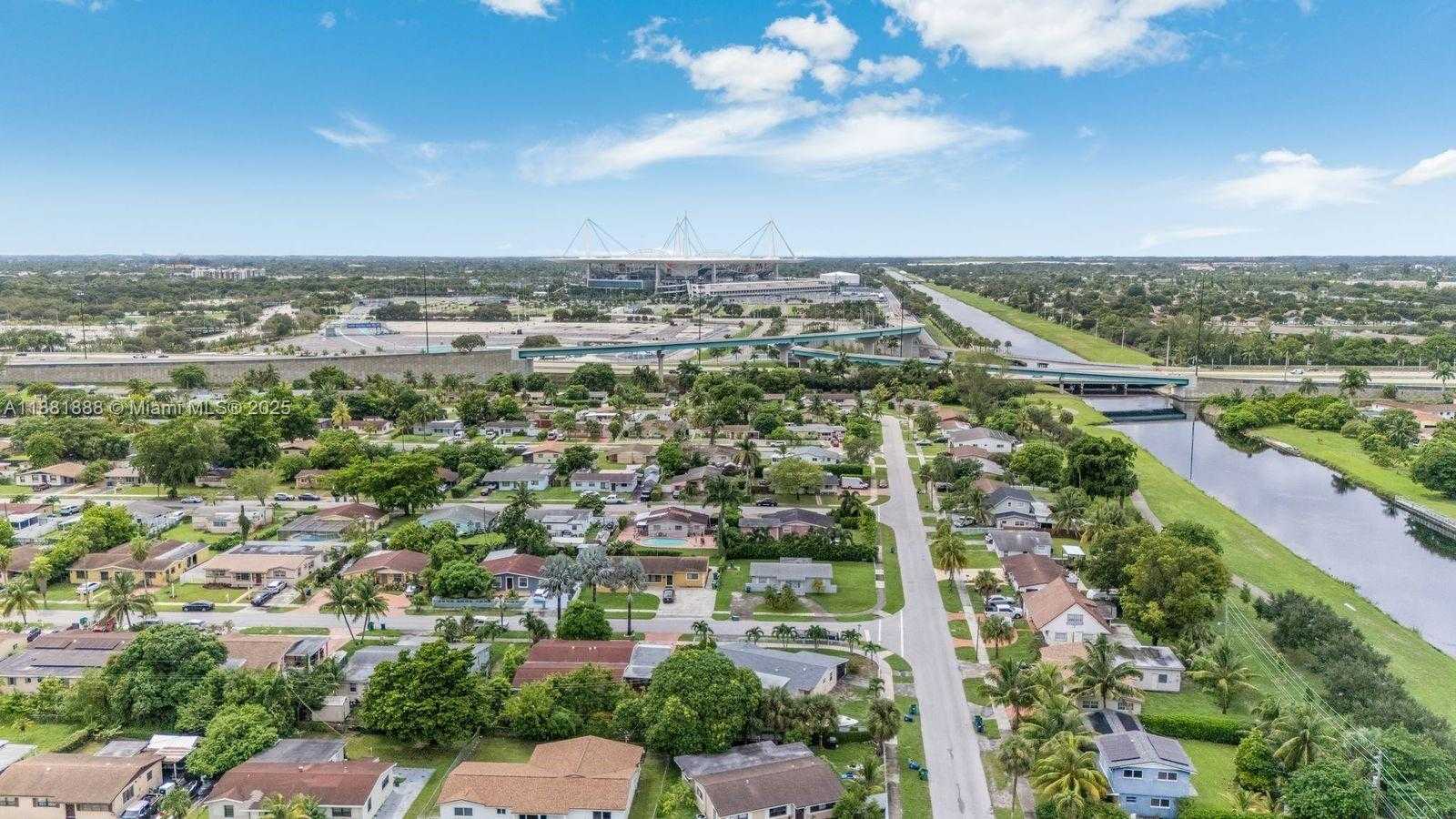 Small Image of 20181 NORTH WEST 14TH PL, Miami Gardens Number 35