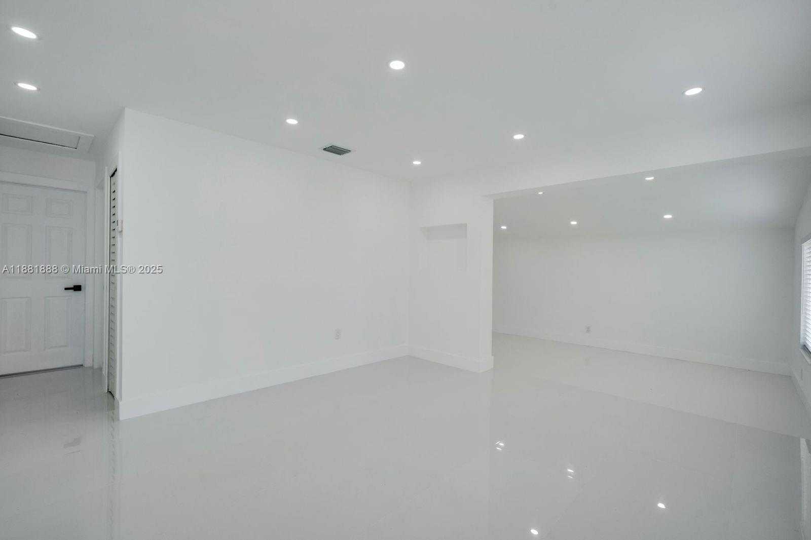 Small Image of 20181 NORTH WEST 14TH PL, Miami Gardens Number 6