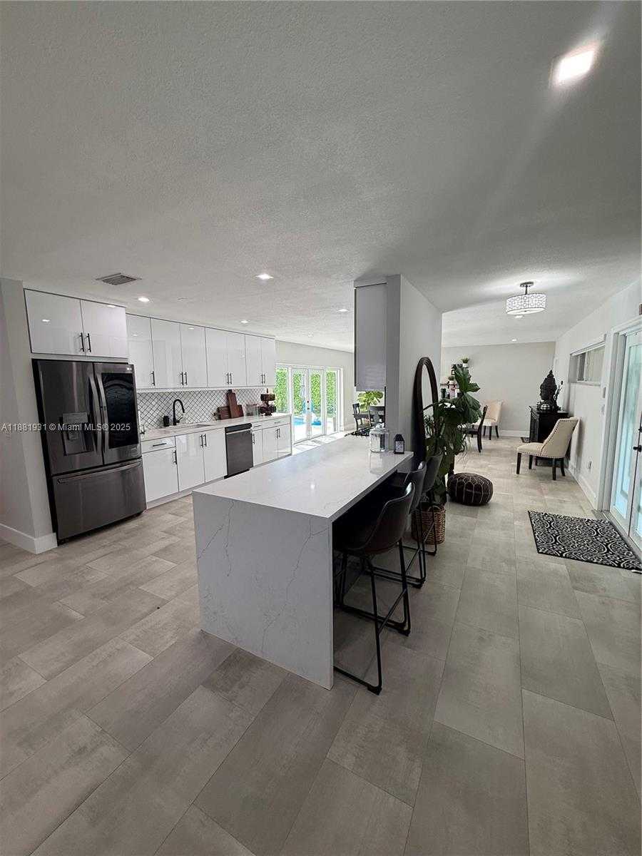 Small Image of 6860 MIAMI LAKES DR, Miami Lakes Number 15