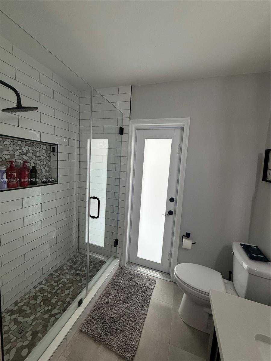 Small Image of 6860 MIAMI LAKES DR, Miami Lakes Number 25