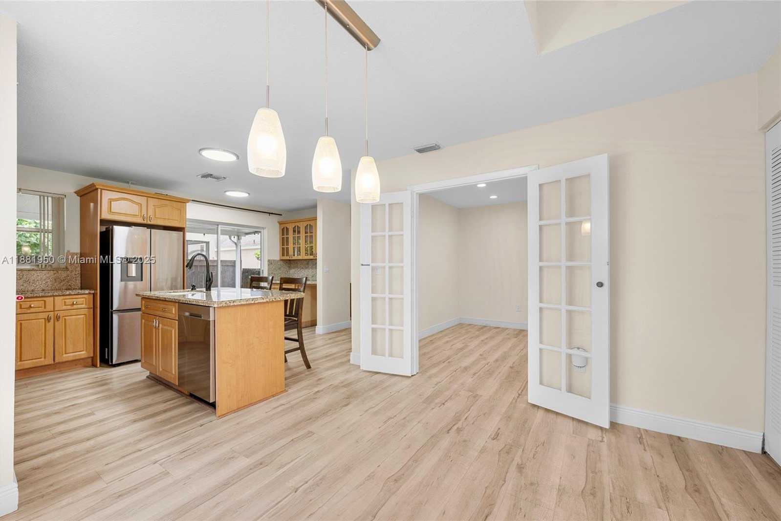 Small Image of 11862 NORTH WEST 13TH ST, Pembroke Pines Number 15