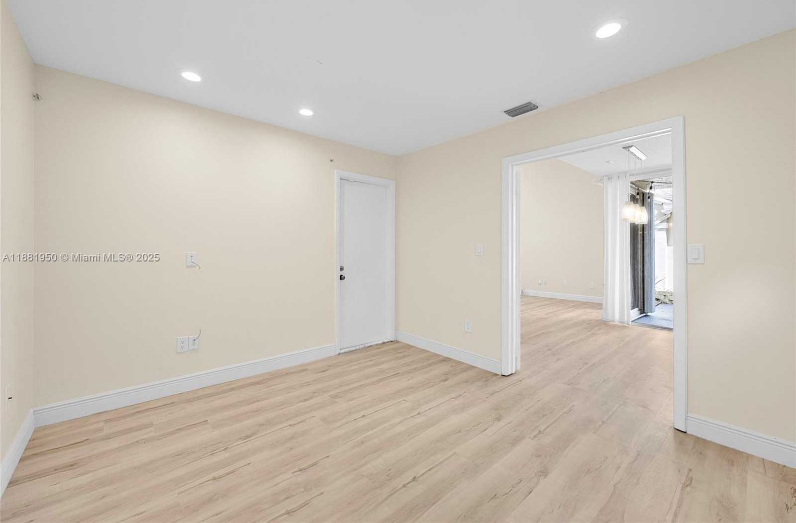 Small Image of 11862 NORTH WEST 13TH ST, Pembroke Pines Number 19