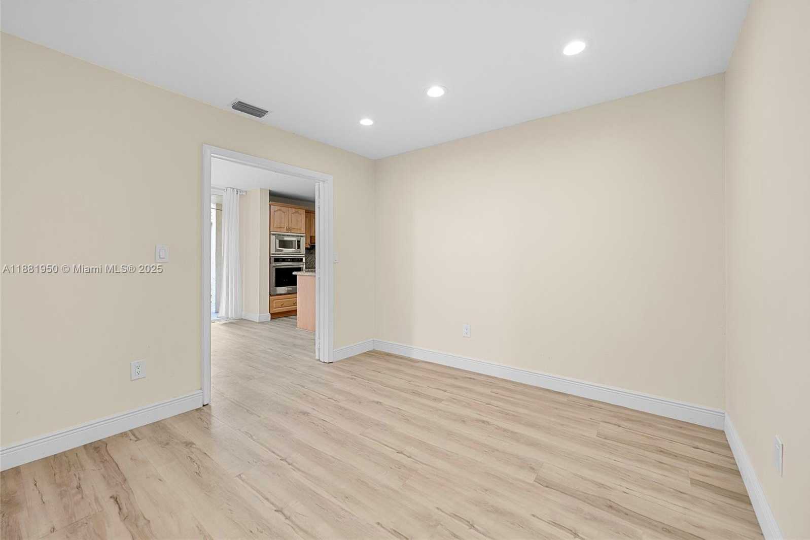 Small Image of 11862 NORTH WEST 13TH ST, Pembroke Pines Number 20