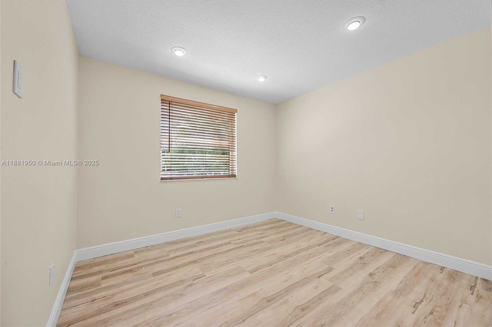 Small Image of 11862 NORTH WEST 13TH ST, Pembroke Pines Number 38