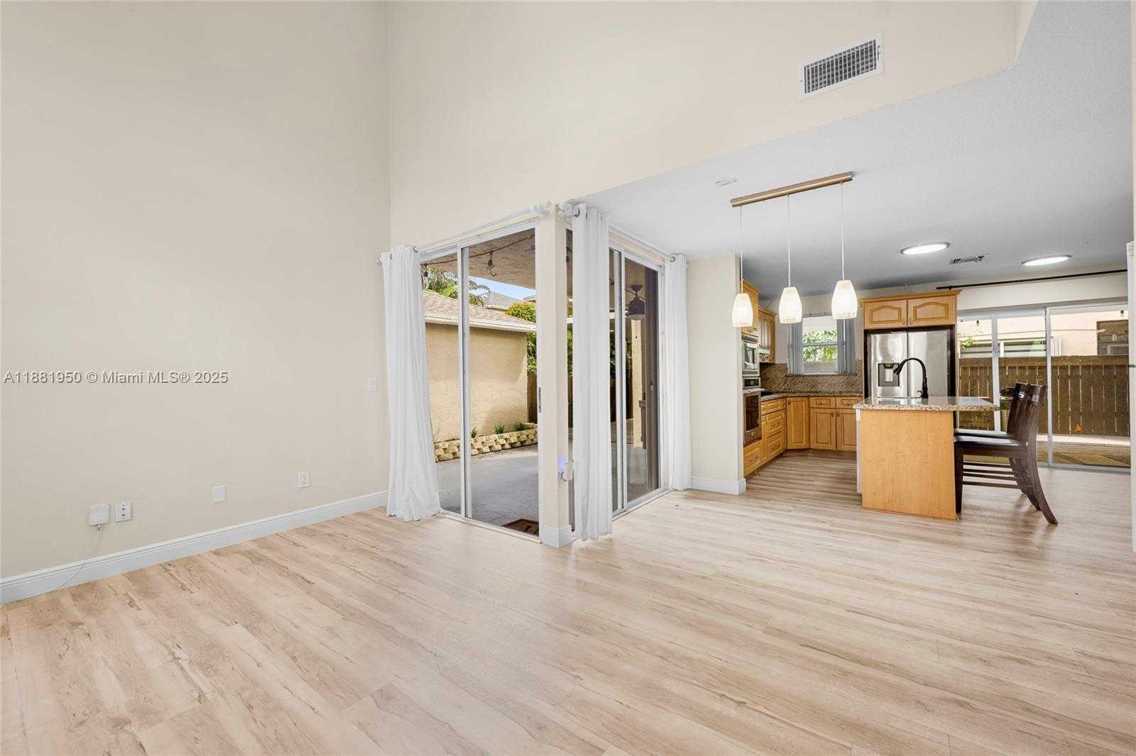 Small Image of 11862 NORTH WEST 13TH ST, Pembroke Pines Number 4