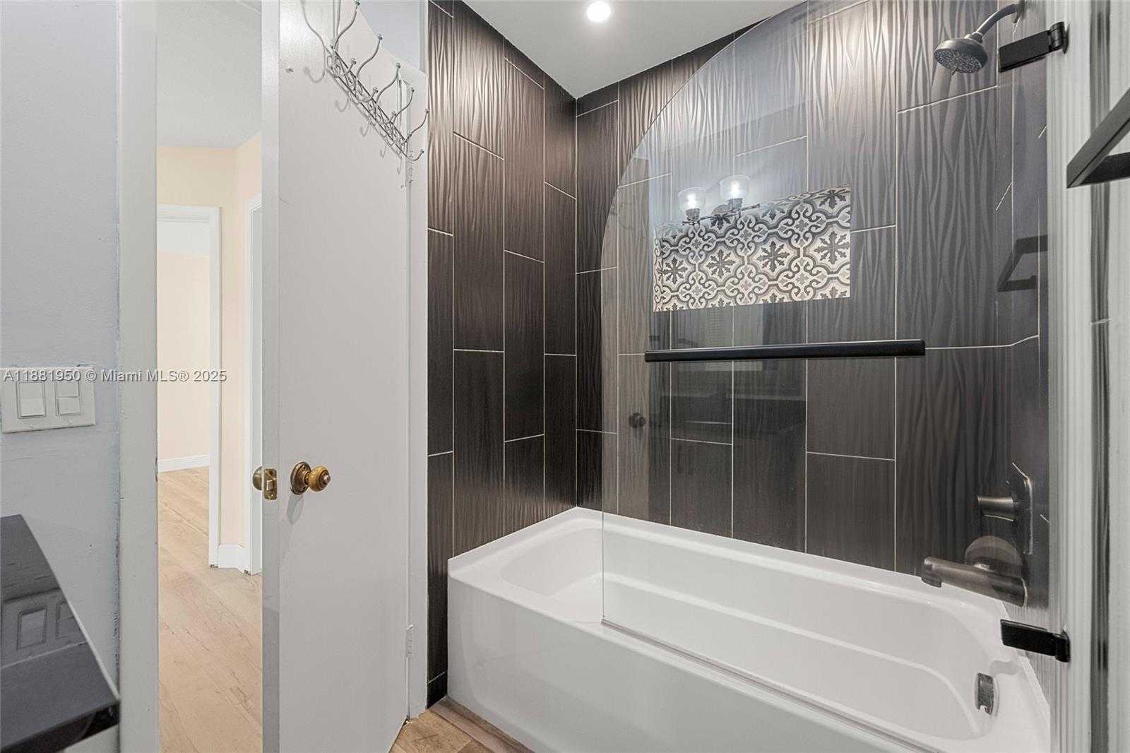Small Image of 11862 NORTH WEST 13TH ST, Pembroke Pines Number 41