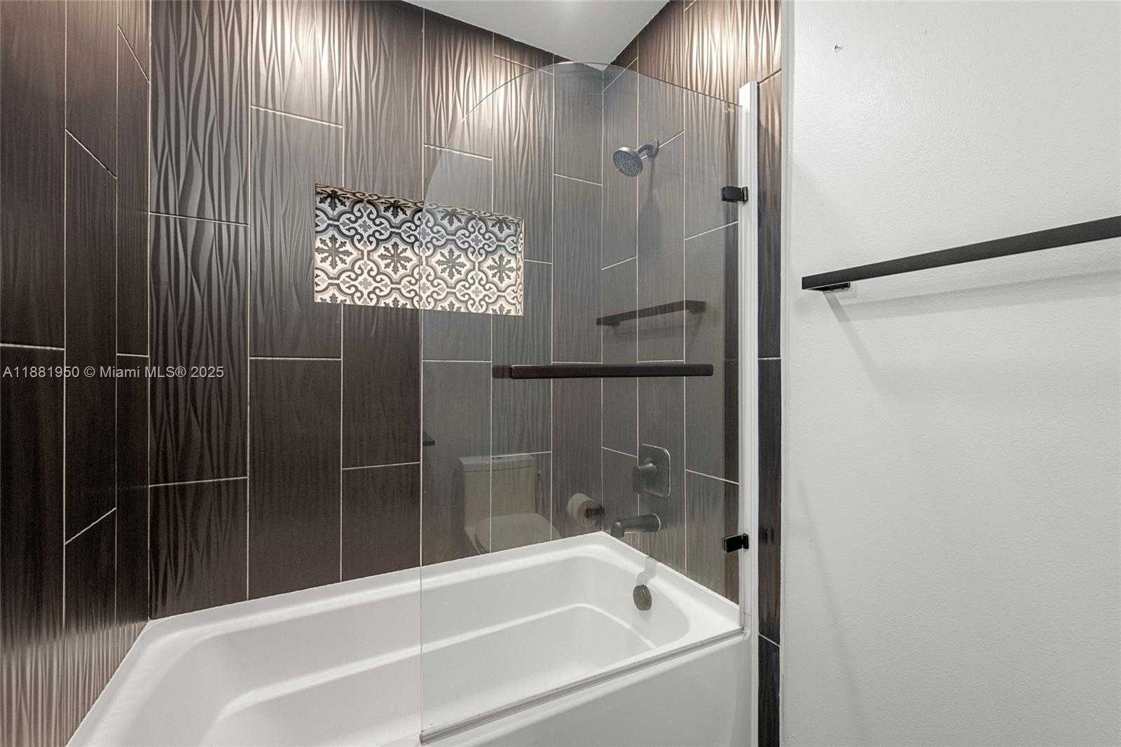 Small Image of 11862 NORTH WEST 13TH ST, Pembroke Pines Number 42