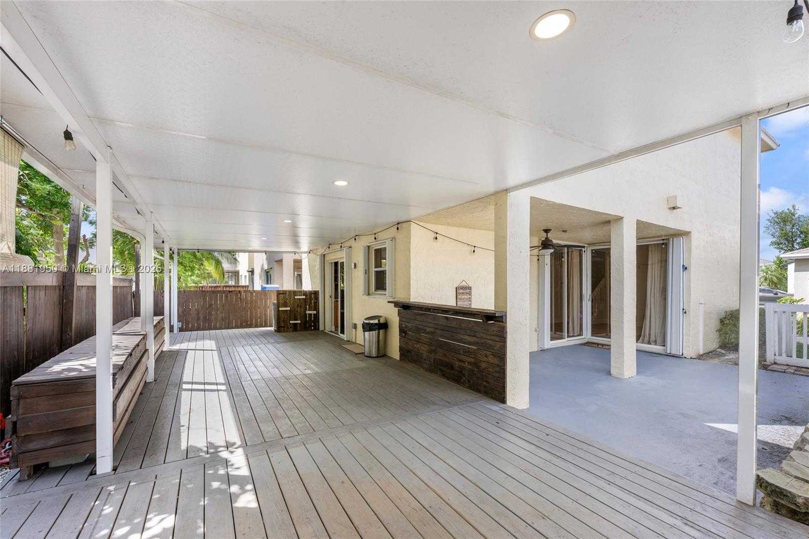 Small Image of 11862 NORTH WEST 13TH ST, Pembroke Pines Number 47