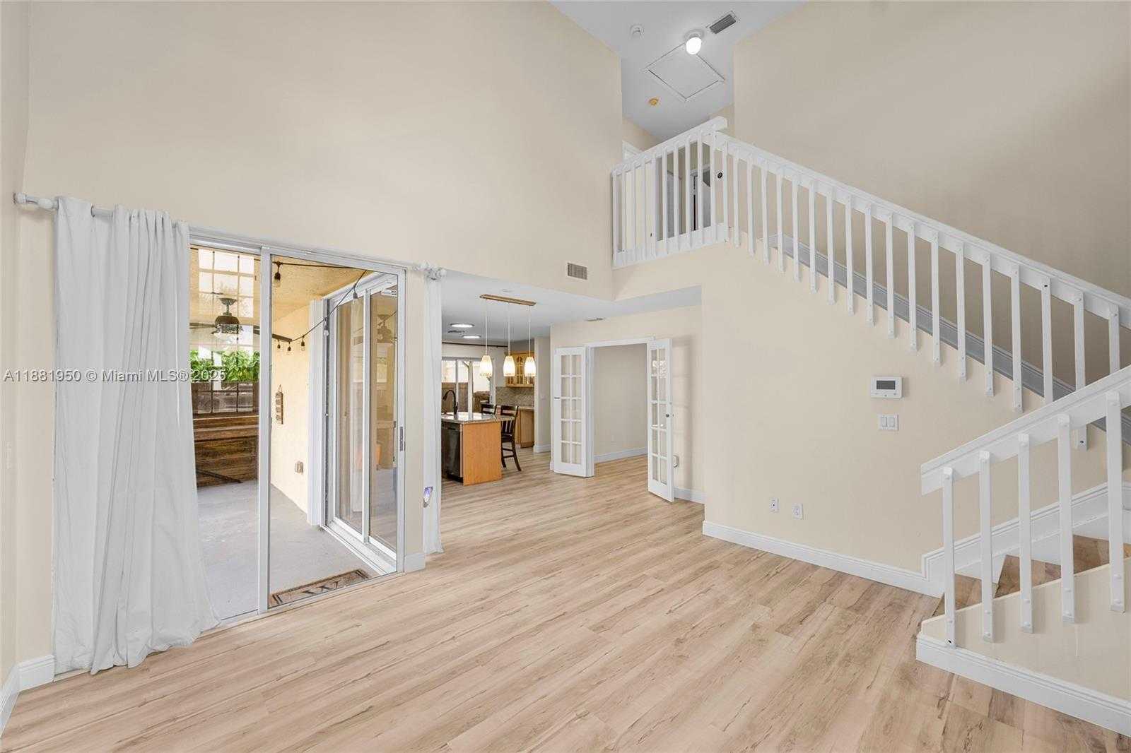 Small Image of 11862 NORTH WEST 13TH ST, Pembroke Pines Number 5