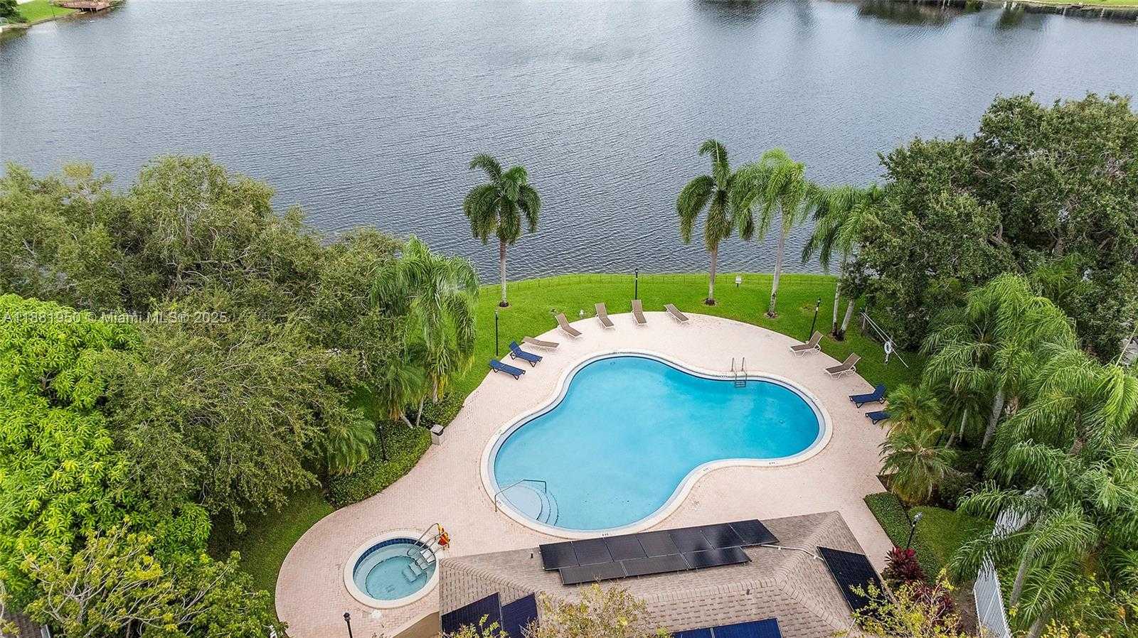 Small Image of 11862 NORTH WEST 13TH ST, Pembroke Pines Number 55