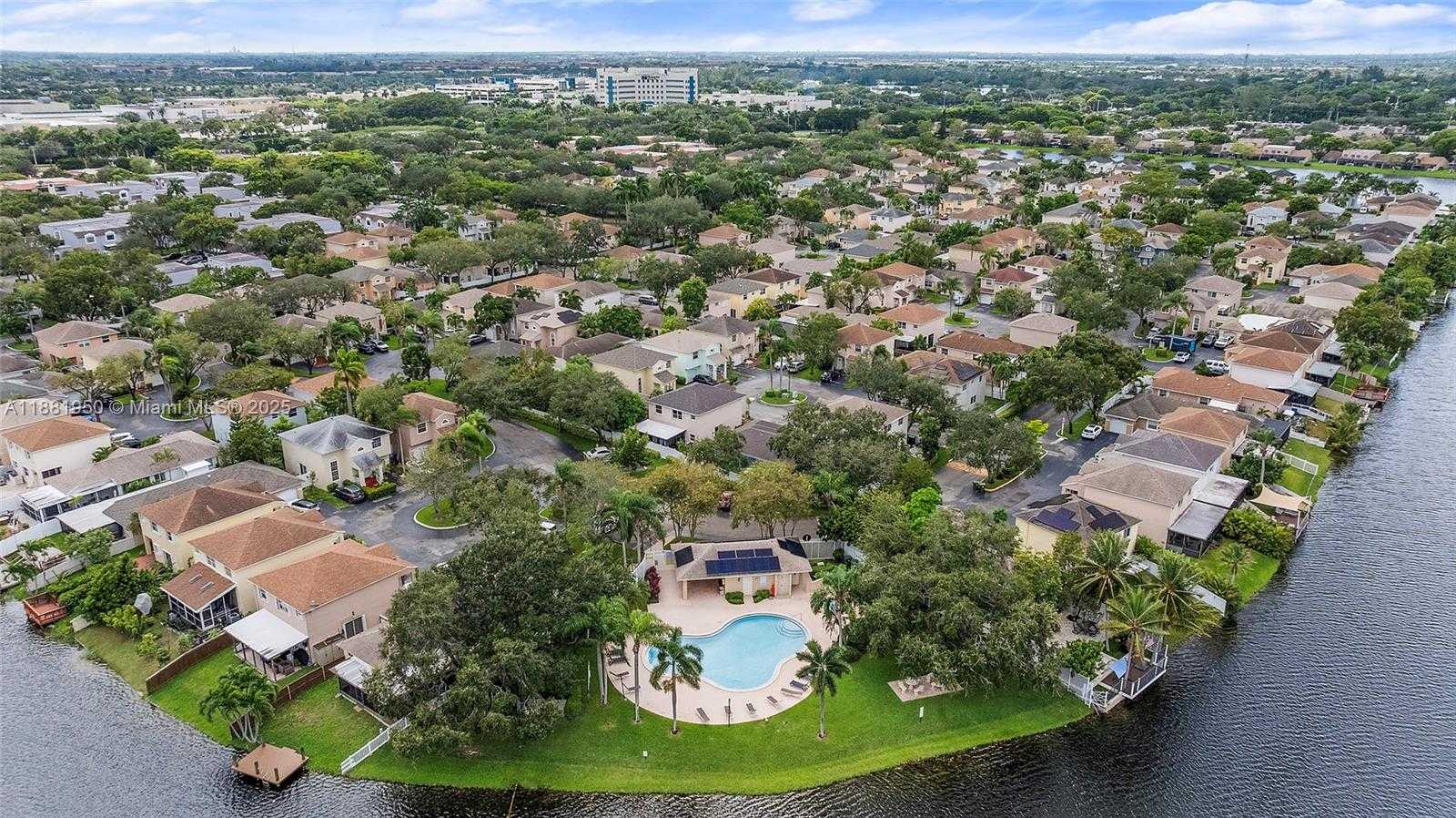 Small Image of 11862 NORTH WEST 13TH ST, Pembroke Pines Number 56