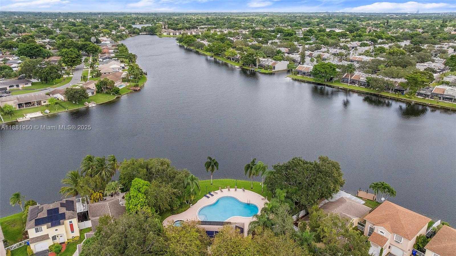 Small Image of 11862 NORTH WEST 13TH ST, Pembroke Pines Number 58