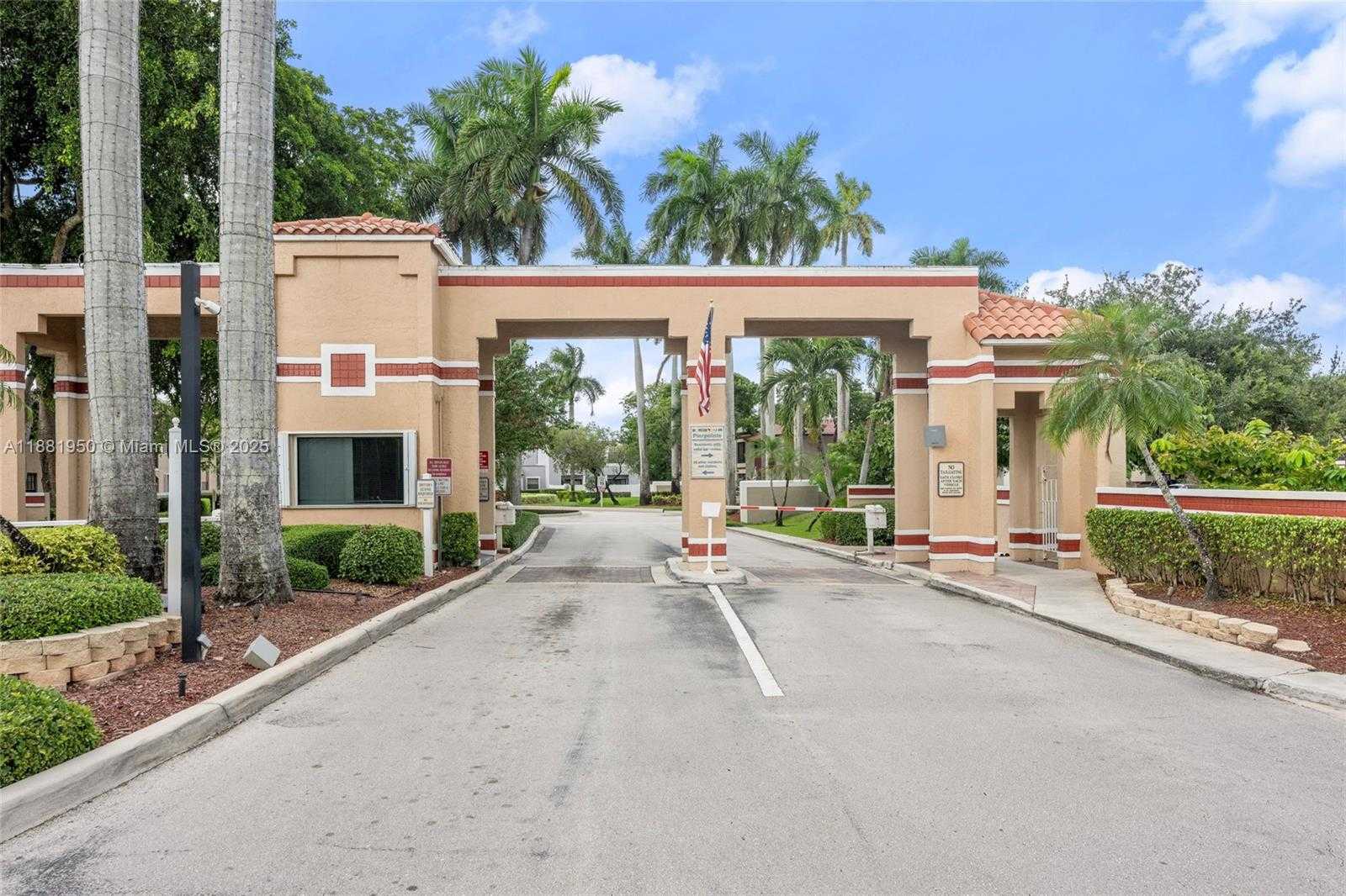 Small Image of 11862 NORTH WEST 13TH ST, Pembroke Pines Number 61