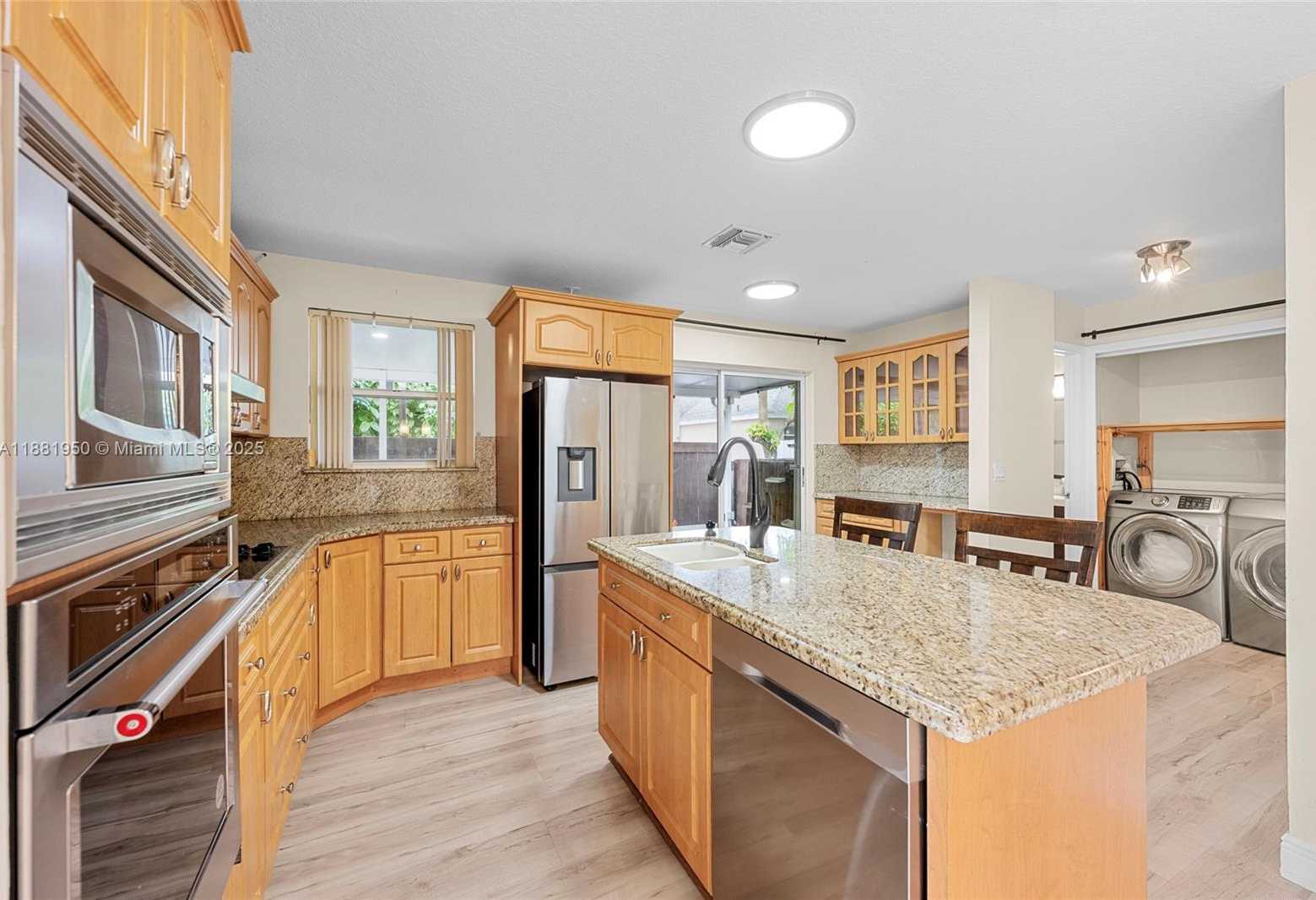 Small Image of 11862 NORTH WEST 13TH ST, Pembroke Pines Number 7