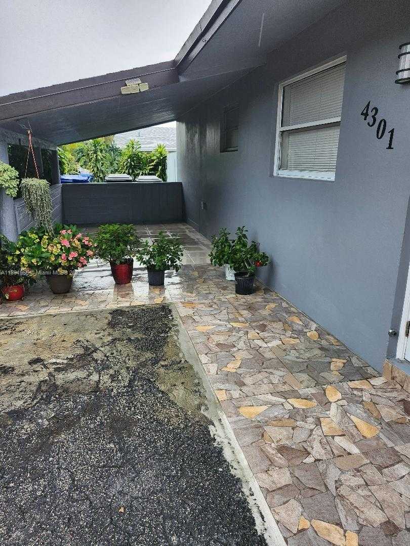 Small Image of 4301 NORTH WEST 59TH CT, North Lauderdale Number 2