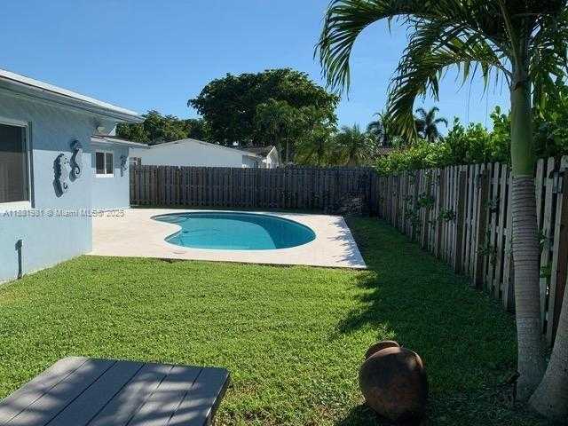 Small Image of 10610 NORTH WEST 22ND ST, Pembroke Pines Number 12