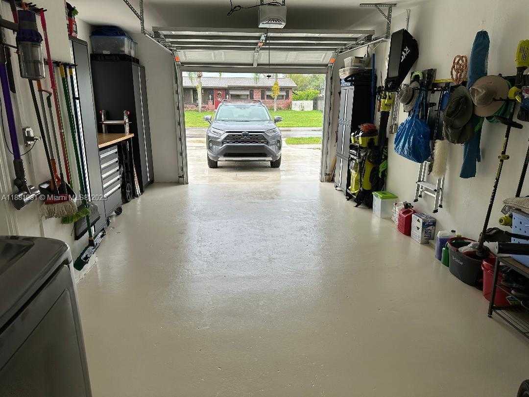 Small Image of 10610 NORTH WEST 22ND ST, Pembroke Pines Number 13