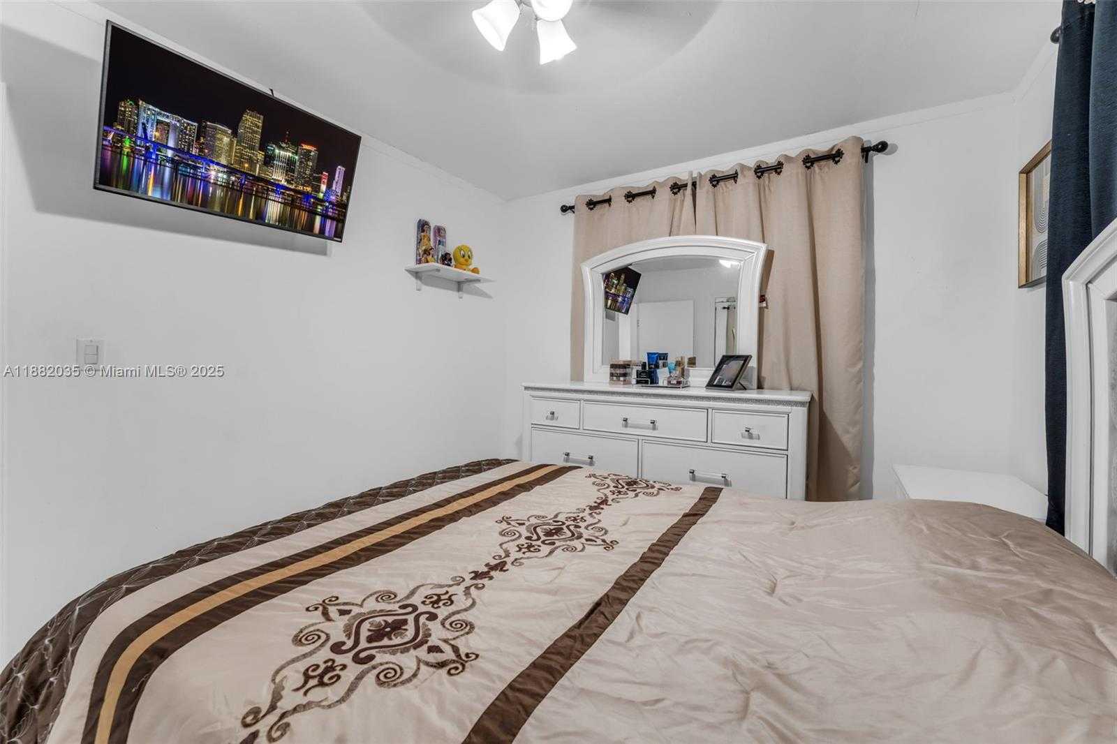 Small Image of 12750 SOUTH WEST 197TH AVE, Miami Number 13